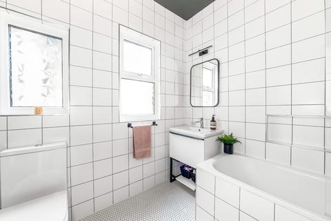 3 Phoenix Road, London, SE20 7BT