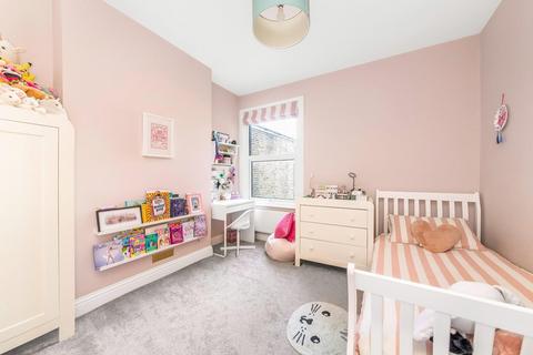 3 Phoenix Road, London, SE20 7BT