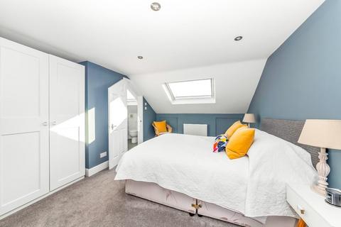 3 Phoenix Road, London, SE20 7BT