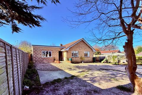 2 bedroom detached bungalow for sale, Totland Bay, Isle of Wight