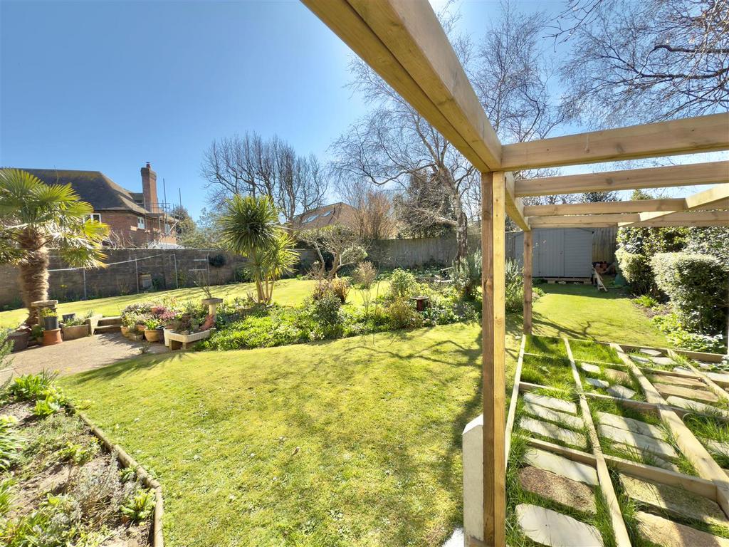 Rear Garden3.jpg