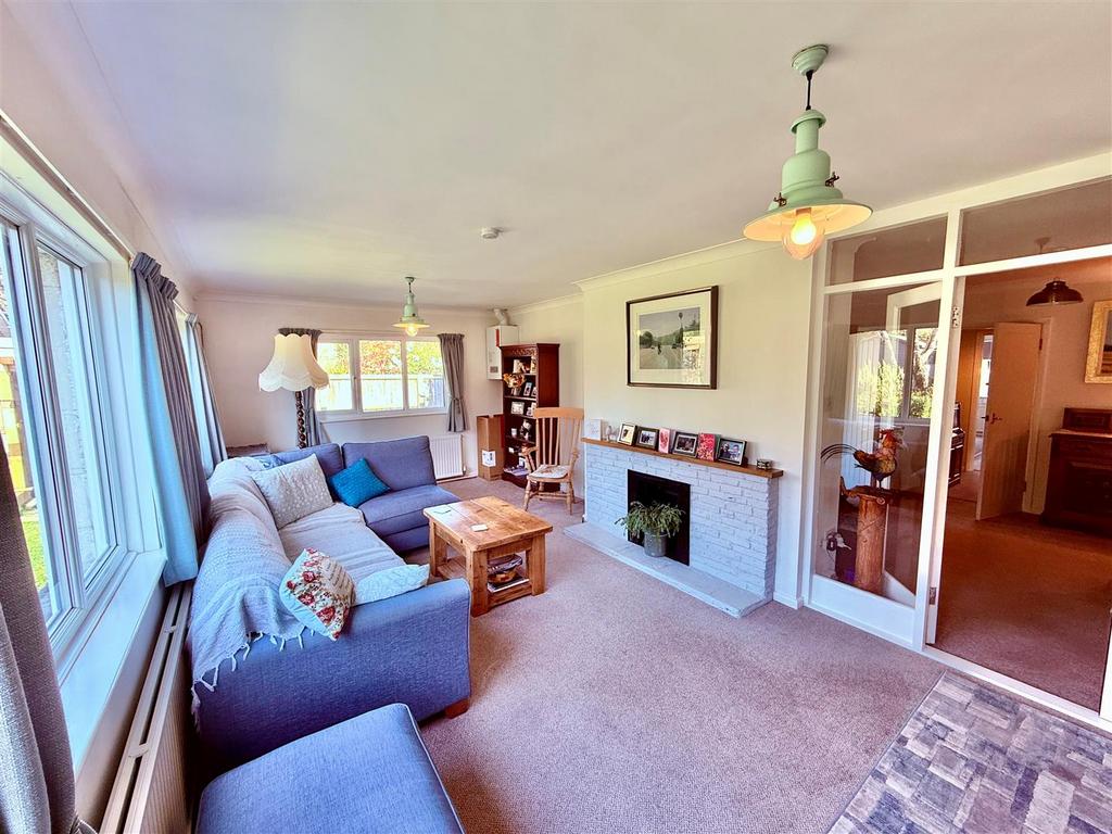 Living Room 3.jpg