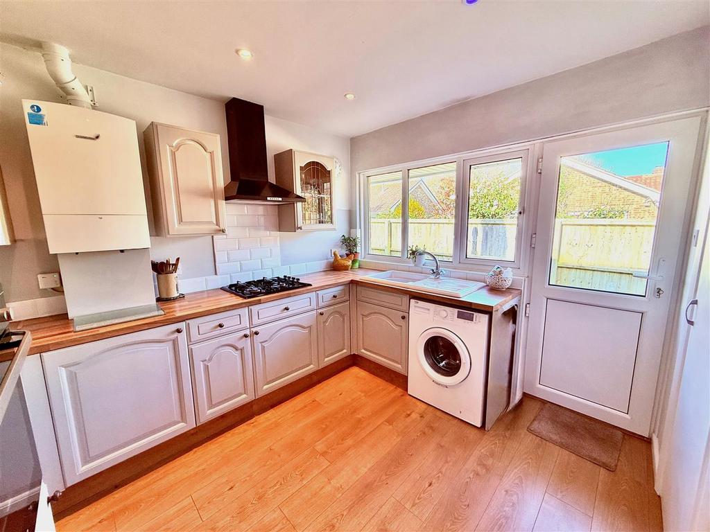 Kitchen 3.jpg