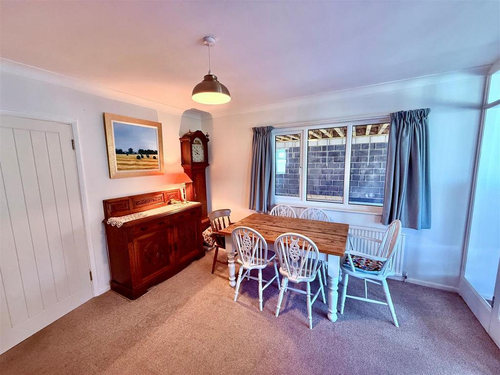 Dining Room 2.jpg