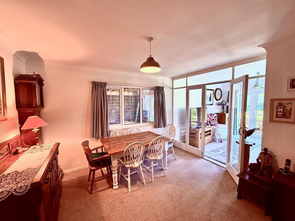 Dining Room 1.jpg