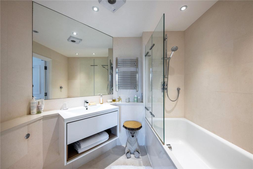 En Suite Bathroom