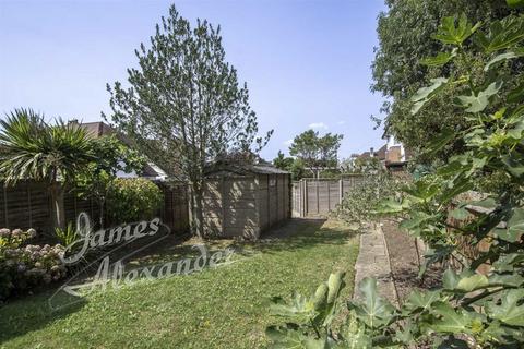 17 Christian Fields, London, SW16 3JY