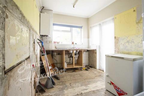 17 Christian Fields, London, SW16 3JY