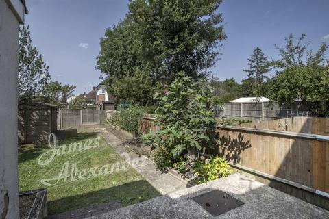 17 Christian Fields, London, SW16 3JY