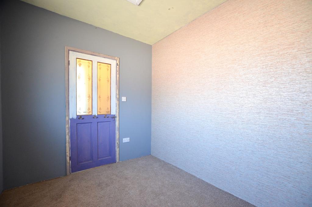To Book A Viewing Call TPS Lostwithiel on 01208 87