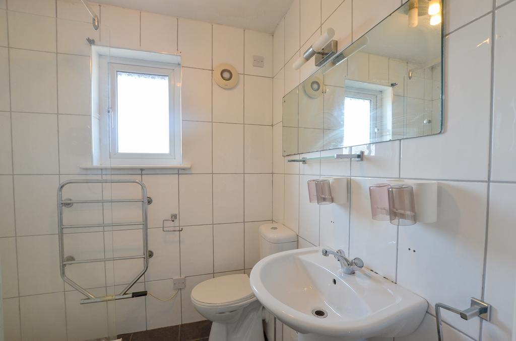 To Book A Viewing Call TPS Lostwithiel on 01208 87