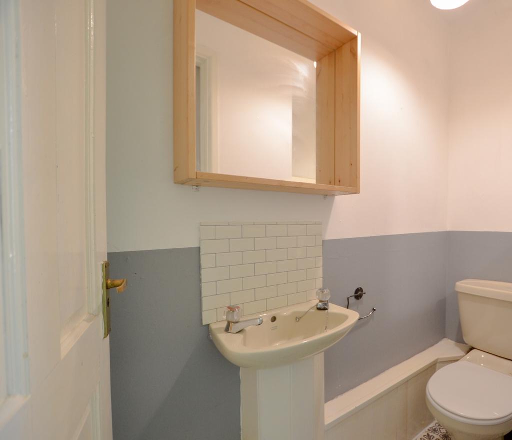 To Book A Viewing Call TPS Lostwithiel on 01208 87