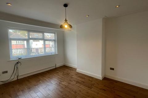 2 bedroom maisonette to rent, Draycott Avenue, Harrow HA3