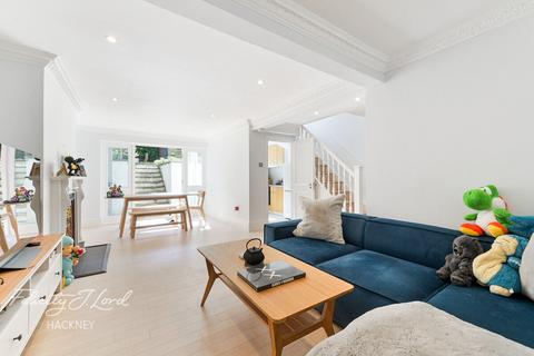 1 bedroom apartment for sale, Sandringham Road, LONDON E8