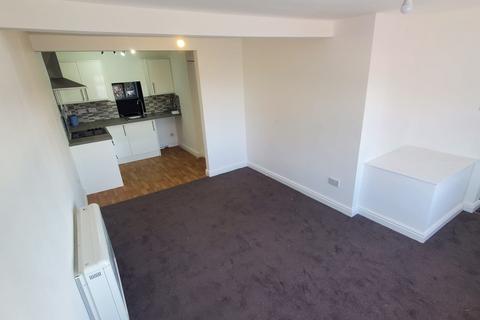 1 bedroom flat to rent, High Street, Cradley Heath B64
