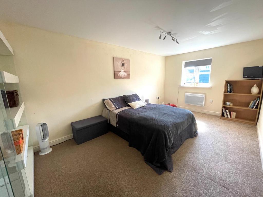 Bedroom.JPG