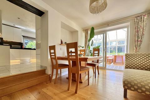 Dryleaze Bath Road, Saltford, Bristol, BS31 3JT