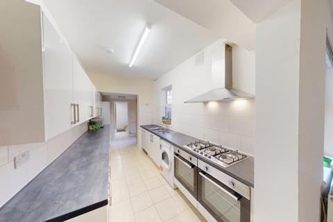 6 bedroom terraced house to rent, 18 Watkin Street, Nottingham, Nottinghamshire, NG3