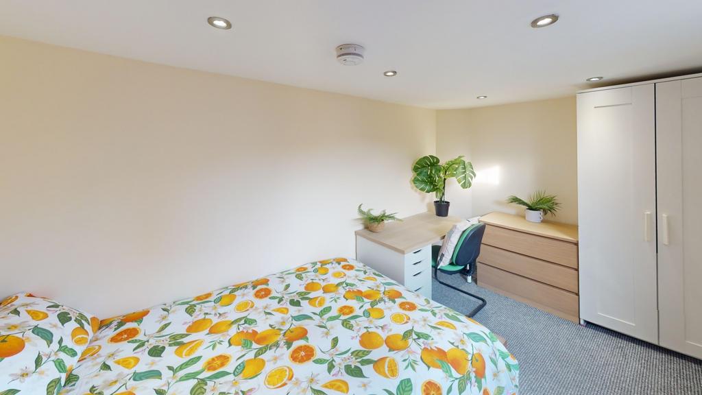 House in Nottingham - View 2