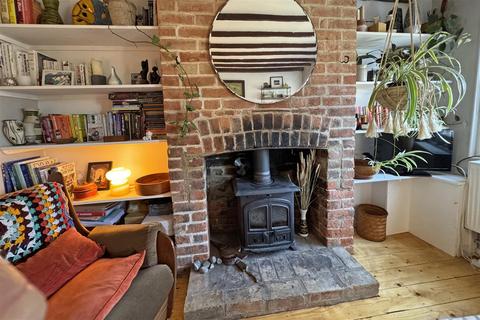 19 Brighton Road, Godalming, GU7 1NT