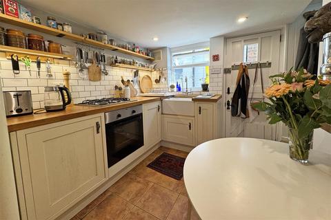19 Brighton Road, Godalming, GU7 1NT
