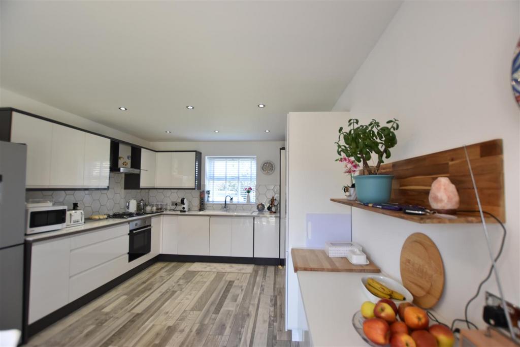 Dining kitchen
