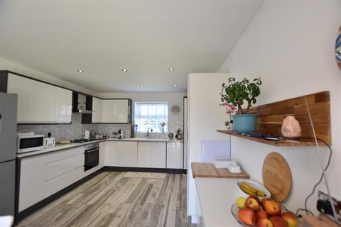 6 Brigsley Grange Close, Brigsley, Grimsby, DN37 0RP