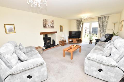 6 Brigsley Grange Close, Brigsley, Grimsby, DN37 0RP