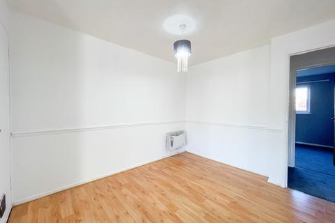 1 bedroom ground floor flat for sale, Damigos Road, Gravesend, Kent, DA12