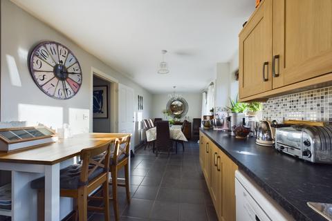 18 Hillside View, Chinnor, OX39 4DE