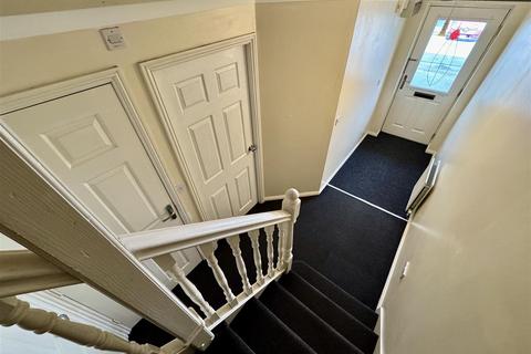 4 bedroom townhouse for sale, Greenlea Court, Waterloo, Huddersfield, HD5 8QB