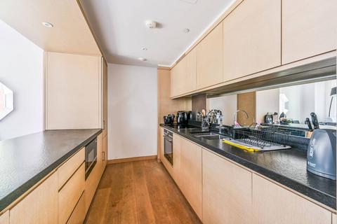 2 bedroom flat for sale, Legacy Building, Embassy Gardens, Nine Elms, London, SW11