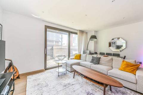2 bedroom flat for sale, Legacy Building, Embassy Gardens, Nine Elms, London, SW11