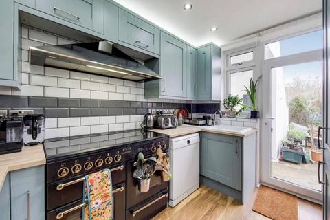 2 bedroom flat for sale, Ingleborough Street, Stockwell, London, SW9