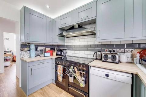 2 bedroom flat for sale, Ingleborough Street, Stockwell, London, SW9