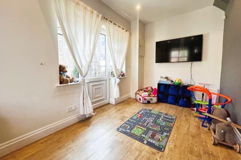 4 Moorside Road, Salford, M7 3PJ