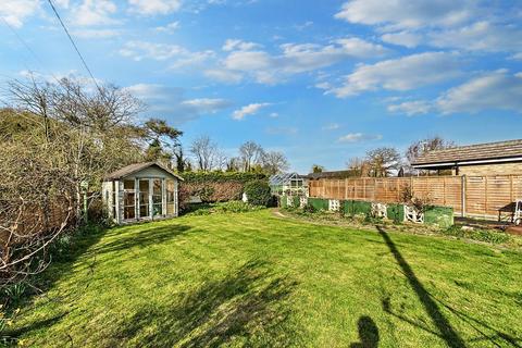 3 bedroom detached bungalow for sale, Vicarage Road, Great Hockham, IP24