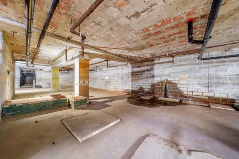 Property for sale, Staines Road West, Sunbury-On-Thames, Surrey, TW16