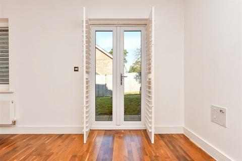 3 bedroom detached house for sale, Oakgrove, Caterham, Surrey