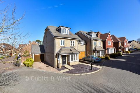 3 bedroom detached house for sale, Oakgrove, Caterham, Surrey