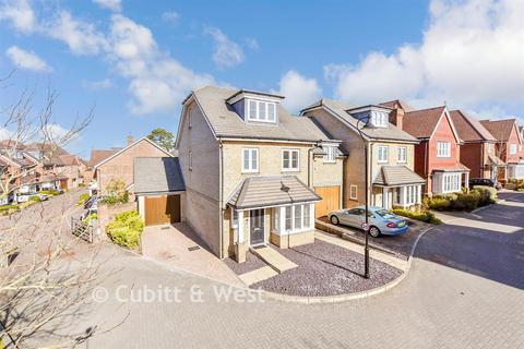 3 bedroom detached house for sale, Oakgrove, Caterham CR3