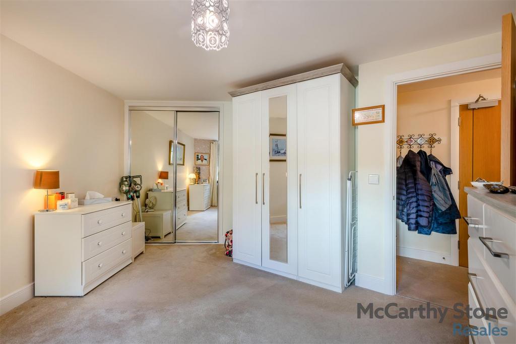 8639380-interior13.jpg