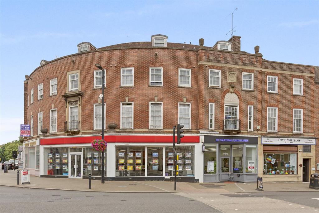 6 Kings Court, Easton Street, HP11 1 NA-15.jpg