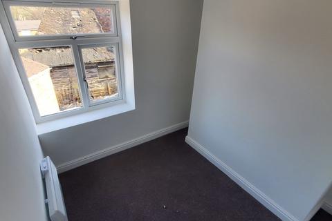2 bedroom flat to rent, High Street, Cradley Heath B64