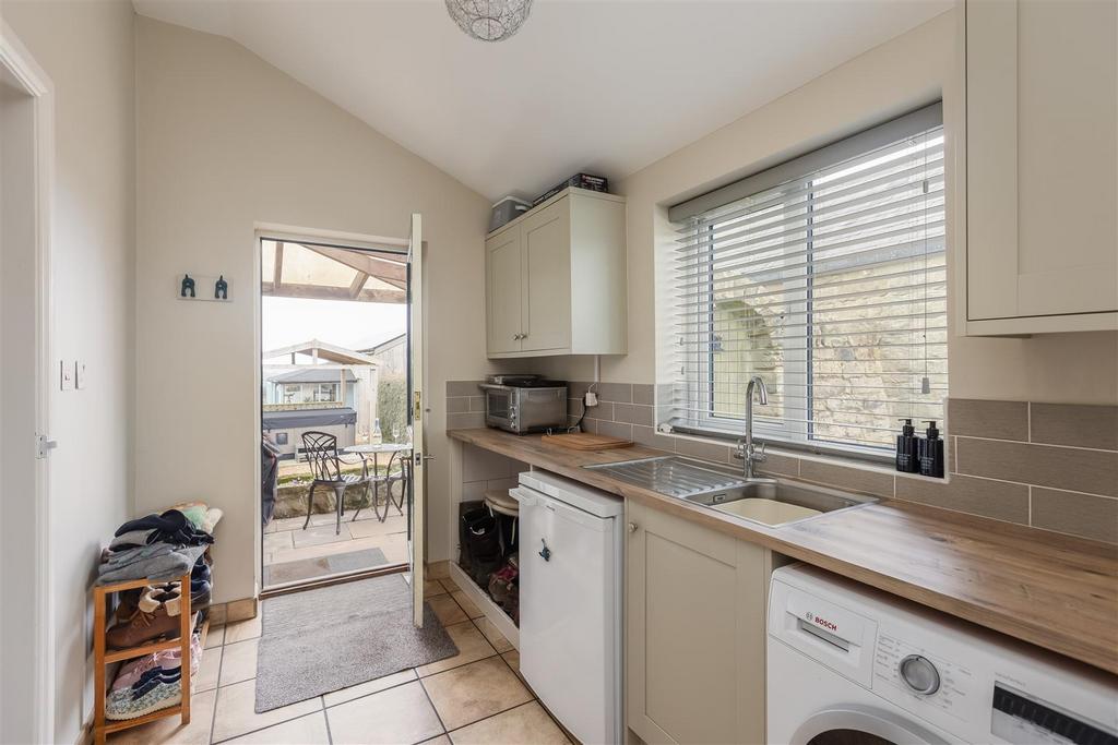 Cherry Tree Cottage Utility Room.jpg