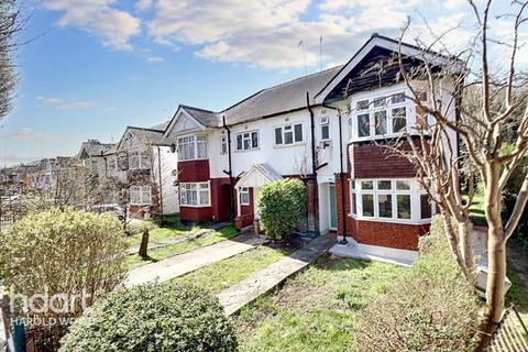 2 bedroom maisonette for sale, Avenue Road, Harold Wood