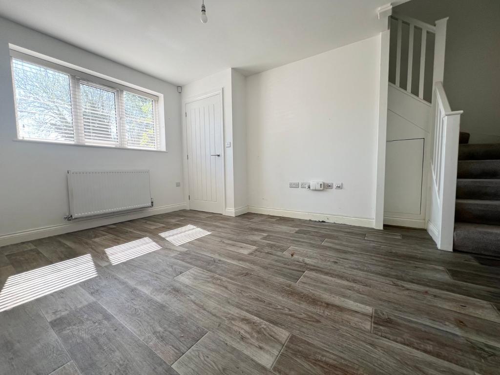2 bedroom terraced house to rent - Изглед 2