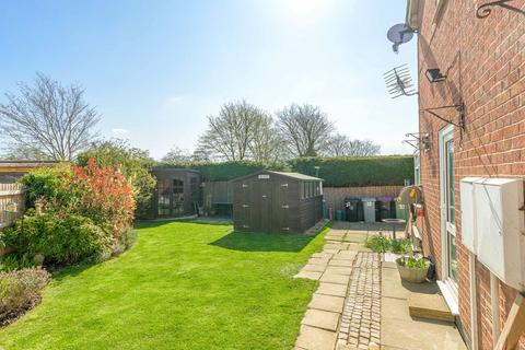 3 bedroom semi-detached house for sale, Chelmsford Drive, Grantham NG31