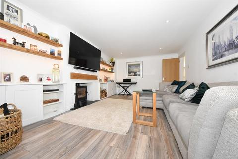 56 Cedar Avenue, Ryton On Dunsmore, Coventry, CV8 3QB