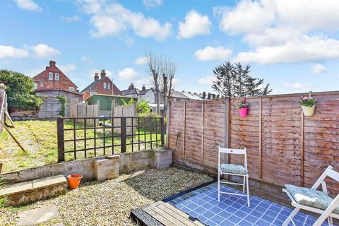 2 bedroom terraced house for sale, Kings Road, East Cowes PO32